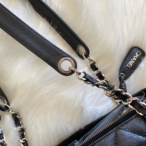 Authentic vintage Chanel caviar CC logo chain shoulder bag - Picture 7 of 16